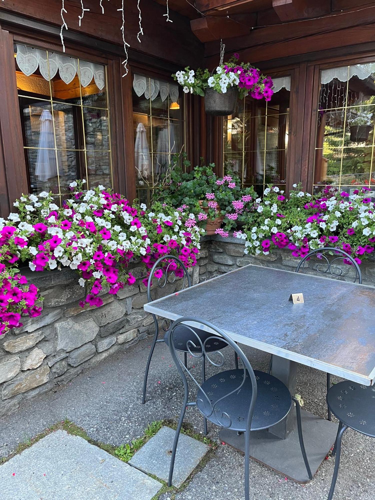 Hotel Coeur Du Village La Thuile Εξωτερικό φωτογραφία